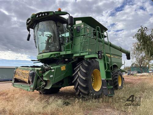caption 2015 JOHN DEERE S670 w JOHN DEERE 640D Front