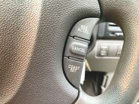 2015 Kia Carnival Si Petrol - picture0' - Click to enlarge