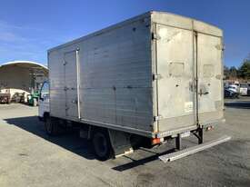 1995 Mazda T4600 Refrigerated Pantech - picture2' - Click to enlarge