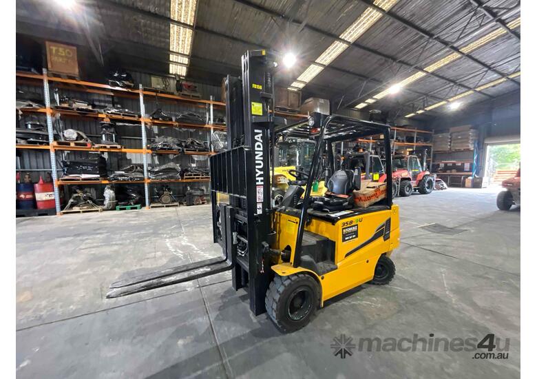caption Hyundai 3.5 Tonne Hyundai Forklift For Sale (Demo)