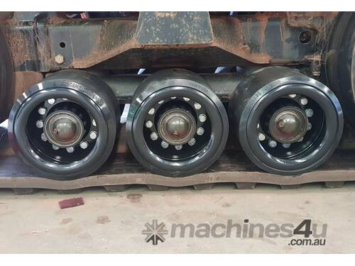caption Camso Mid-Roller AGCO MT800/MT700 wide - Poly