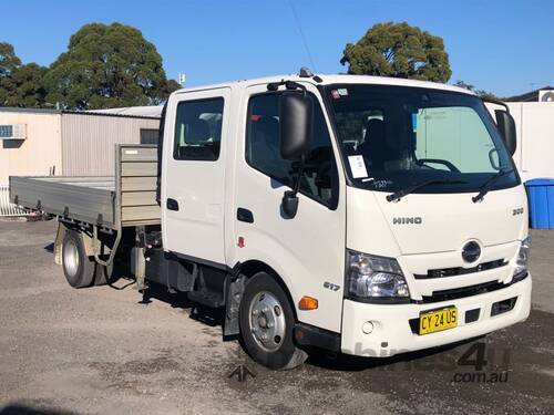 2022 Hino 300 617 Crane Truck (Table Top)