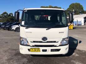 2022 Hino 300 617 Crane Truck (Table Top) - picture0' - Click to enlarge