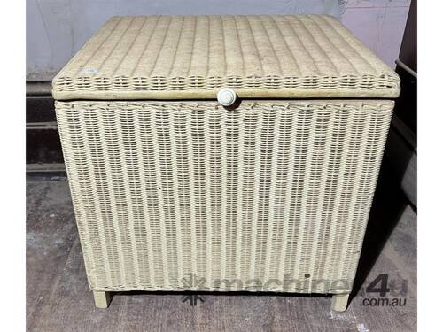 LLOYD LOOM TYPE COMMODE STOOL