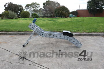 Cleated Plastic Link Incline Conveyor 2.2m L