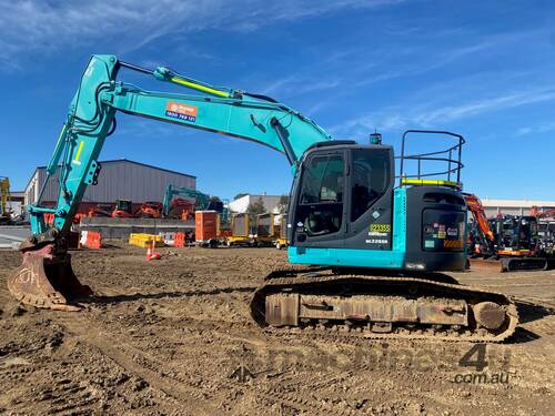 2018 Kobelco SK225SR-2 Excavator 23TN with Bucket Set