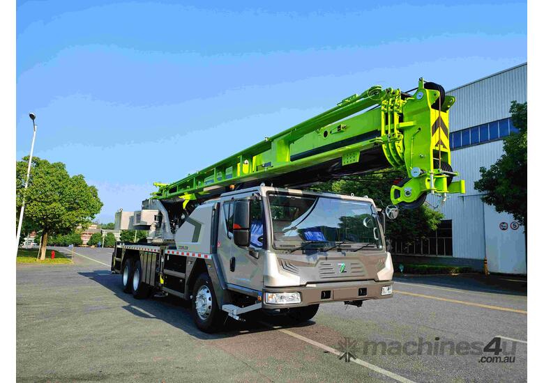 caption 2025 ZOOMLION ZTC250V 25T Truck Crane Right Hand Drive