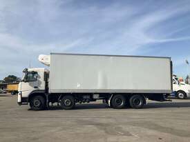 2014 Volvo FM 330 Refrigerated Pantech (Day Cab) - picture2' - Click to enlarge