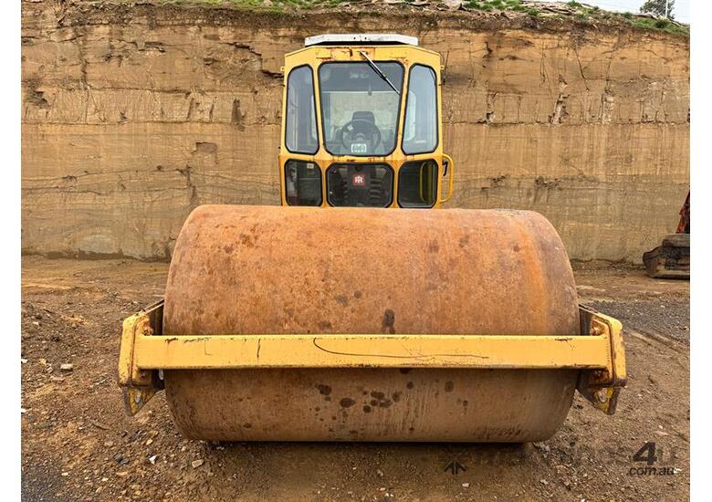 caption INGERSOLL-RAND SD-1000 SMOOTH DRUM ROLLER