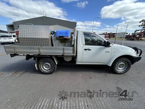 2014 Mitsubishi Triton GLX Diesel