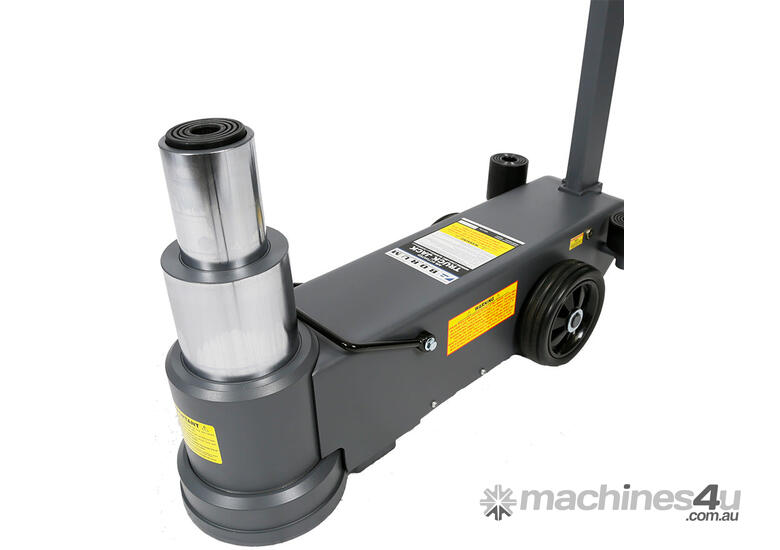 caption BORUM 50 Tonne 2-Stage Truck Jack Air Actuated