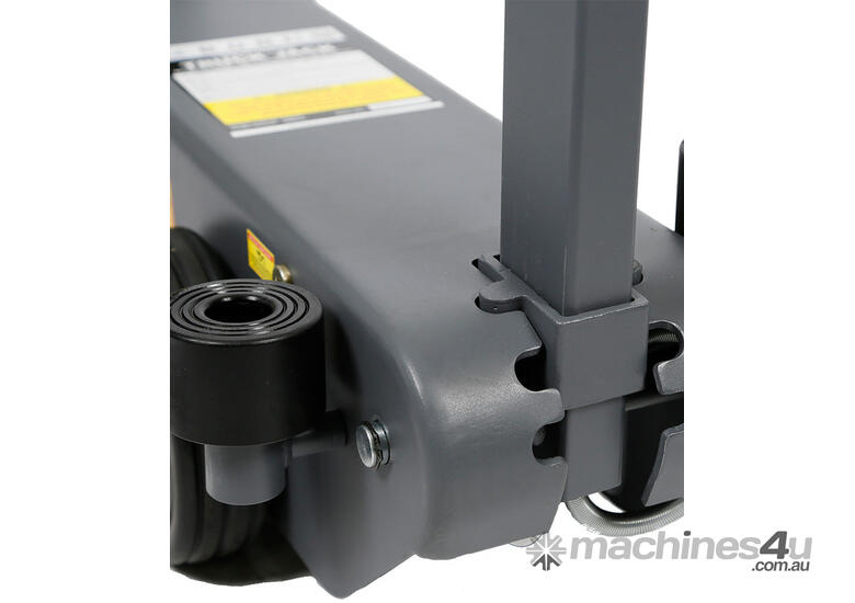 caption BORUM 50 Tonne 2-Stage Truck Jack Air Actuated