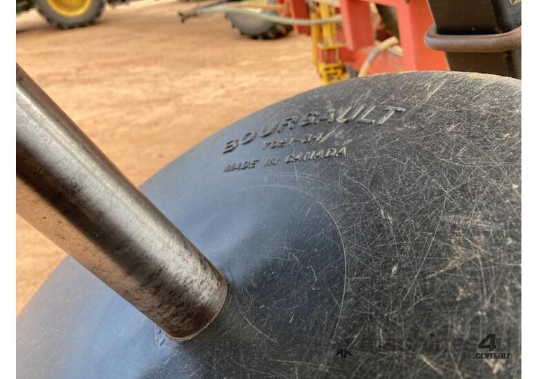 caption 1999 BOURGAULT BOURGAULT 8810 AIRSEEDER