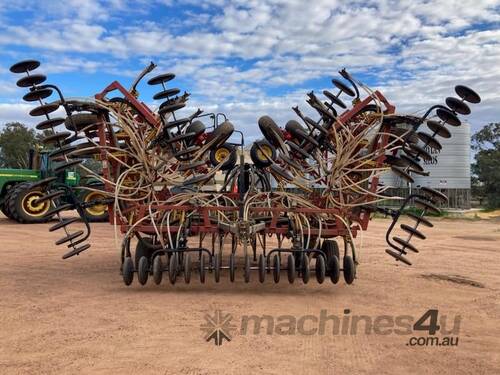 1999 BOURGAULT BOURGAULT 8810 AIRSEEDER 