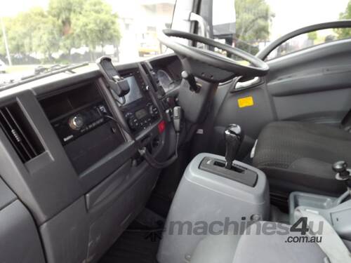 2018 Isuzu FRD 110-260   4x2 Tray Truck