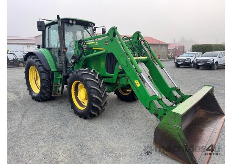 caption 2006 John Deere 6520 Row Crop Tractors