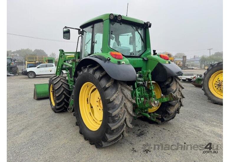 caption 2006 John Deere 6520 Row Crop Tractors