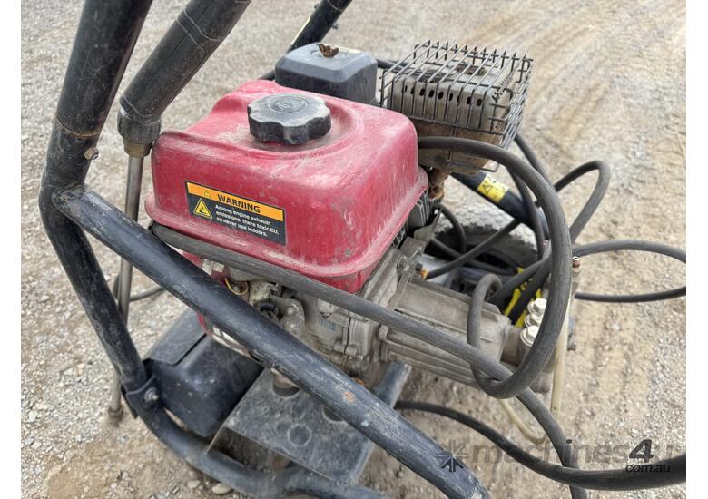 caption Full Boar FBPPW-3200 Petrol Pressure washer
