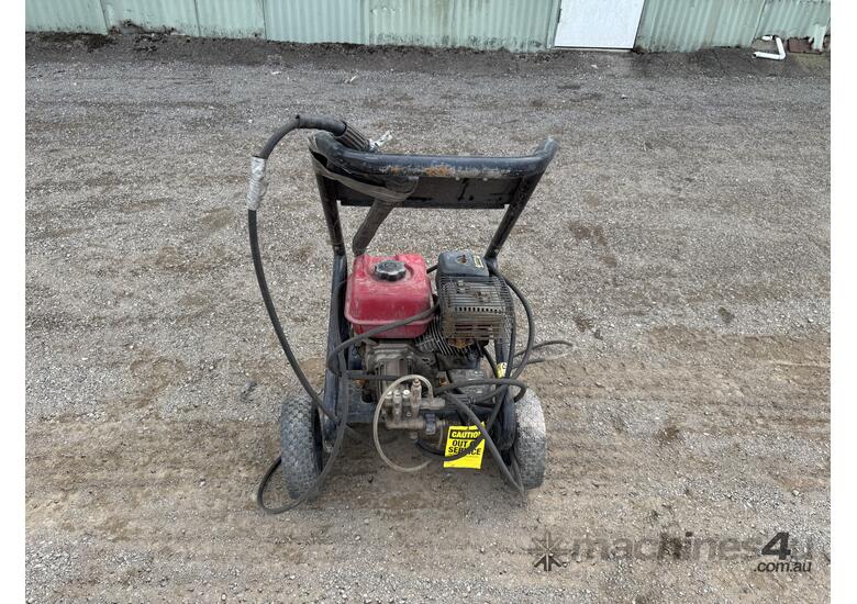 caption Full Boar FBPPW-3200 Petrol Pressure washer