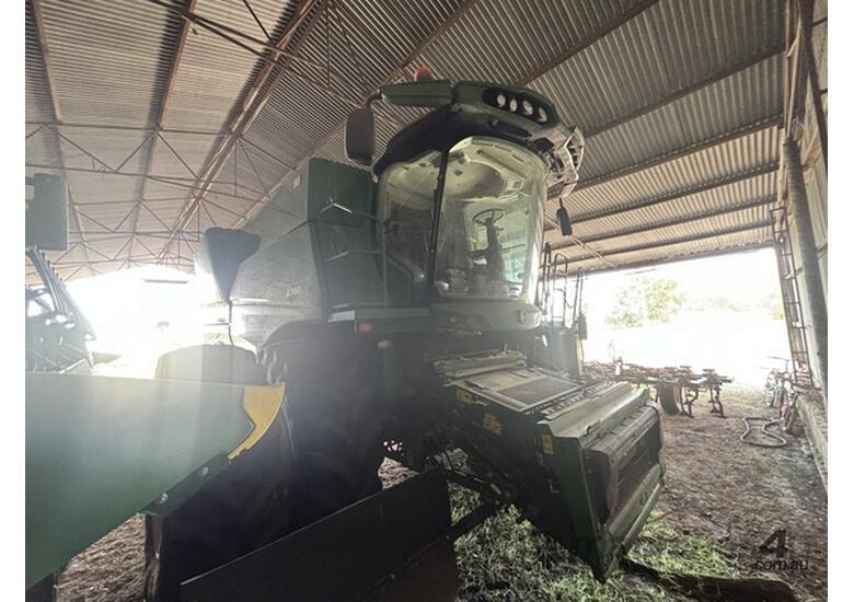caption 2021 John Deere S780 Combines