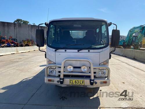 caption 2011 Isuzu NH NLSR B11
