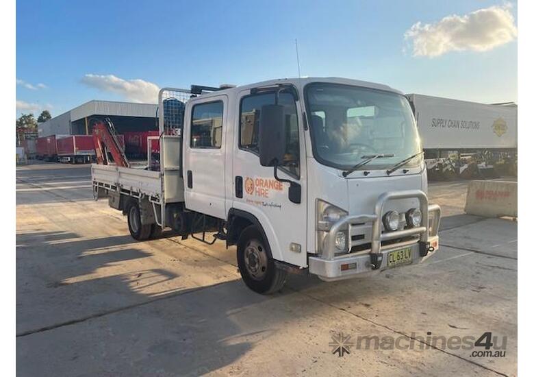 caption 2011 Isuzu NH NLSR B11