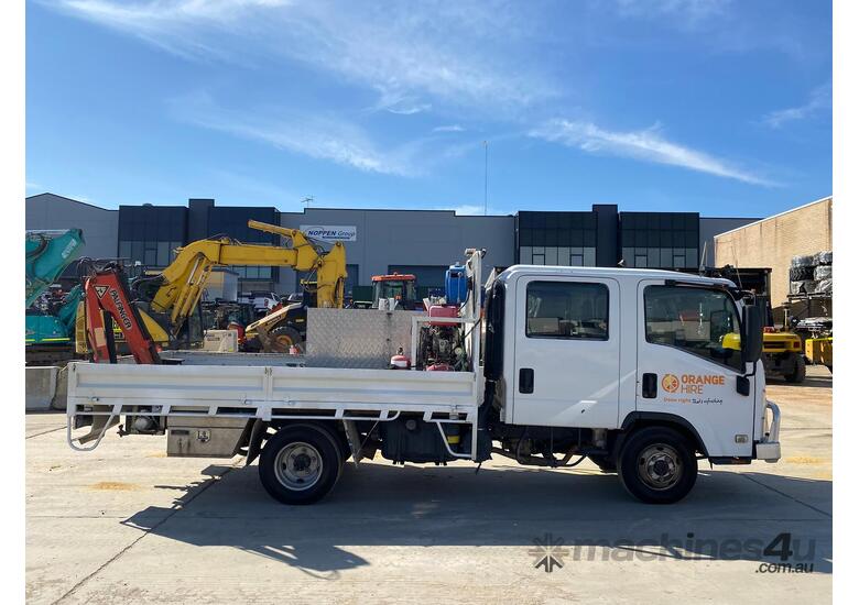 caption 2011 Isuzu NH NLSR B11