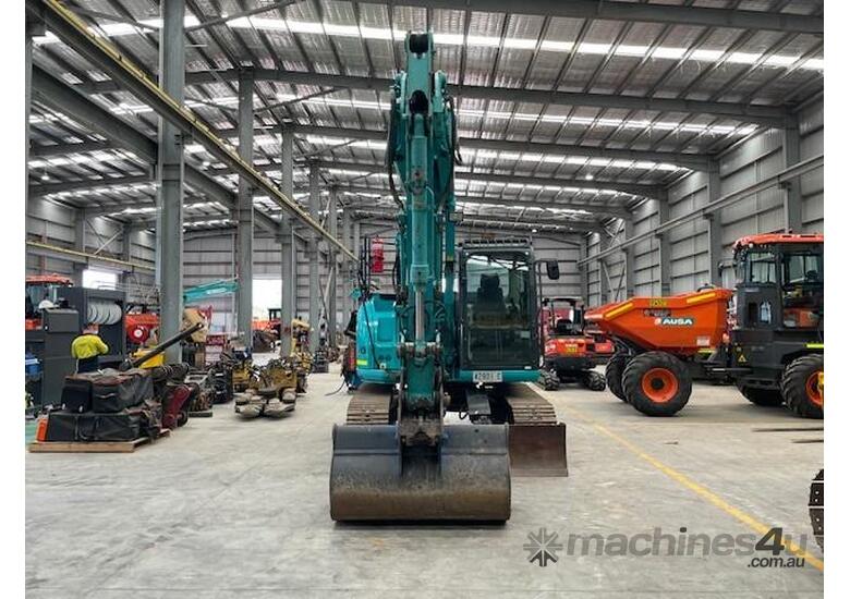 caption 2017 Kobelco Sk135sr-3