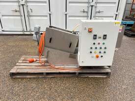 Benenv MDS101 dewatering screw press - picture0' - Click to enlarge