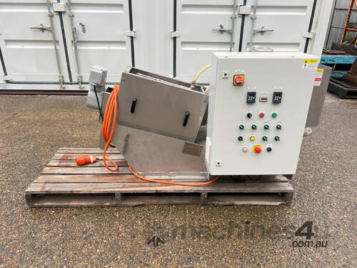 Benenv MDS101 dewatering screw press