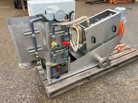Benenv MDS101 dewatering screw press - picture0' - Click to enlarge