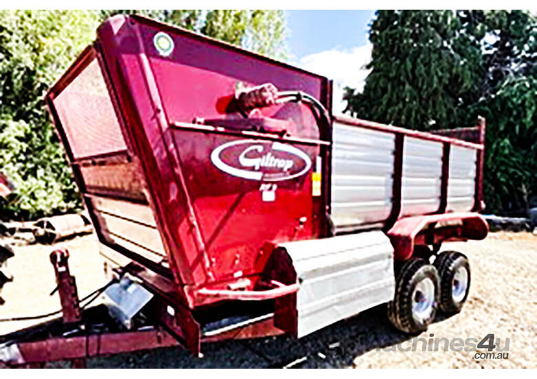 caption Giltrap RF9 Silage Wagon w side feed