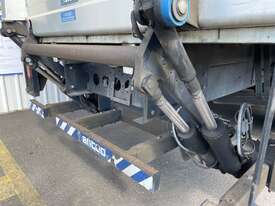 2017 Nissan UD Condor PD 24 280 Curtainsider - picture1' - Click to enlarge