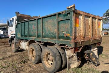 2000 Nissan UD CWB 455 Tipper & Dog Tri Axle Combination 2000 Nissan UD CWB 455 Tipper & Dog Tri Axle Combination