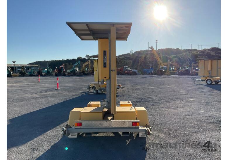 caption 2013 Safe Roads F1504001 VMS Board (Trailer Mounted)