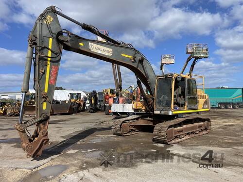 caption 2007 Volvo EC240BLC Excavator (Steel Tracked)