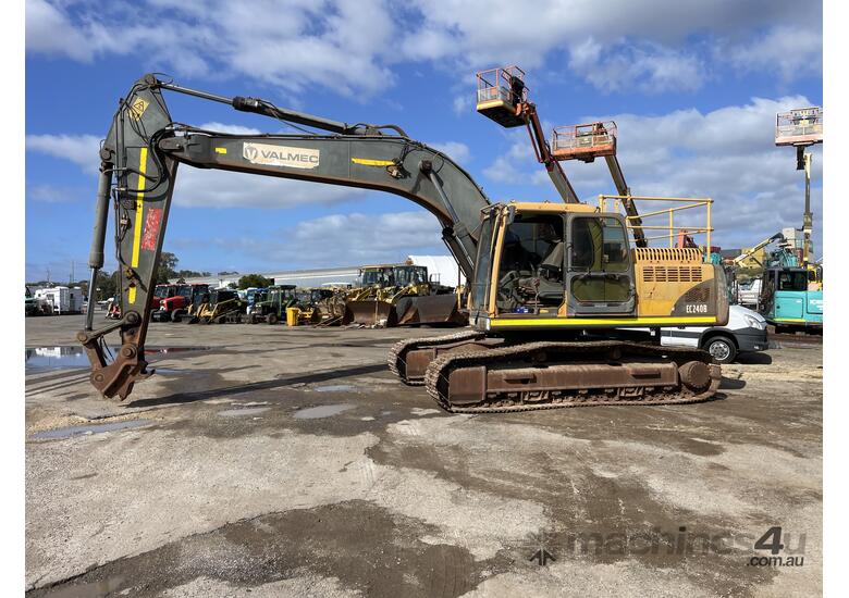 caption 2007 Volvo EC240BLC Excavator (Steel Tracked)