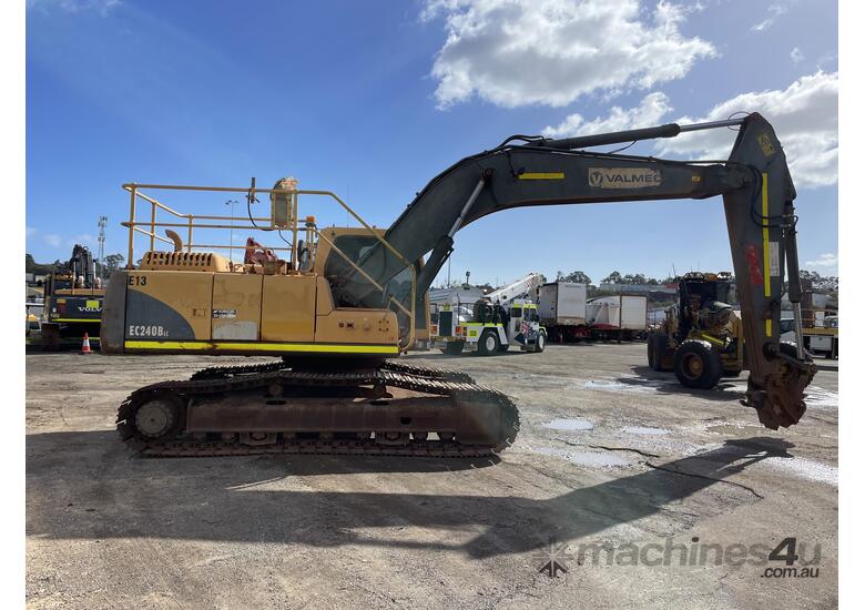 caption 2007 Volvo EC240BLC Excavator (Steel Tracked)