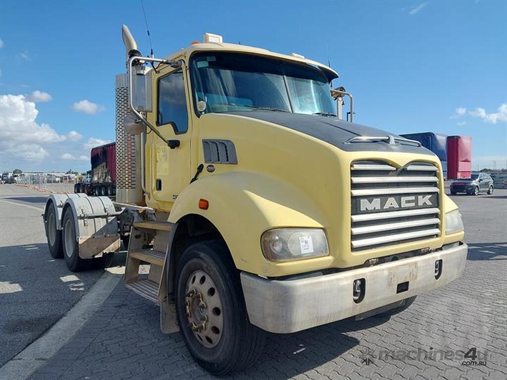 Buy Used Mack METROLINER Trucks (1155222) - Listed on Machines4u
