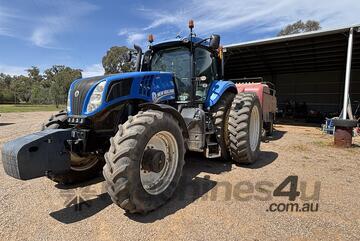 New Holland 2016   T8.420
