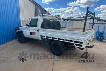 2004 Toyota Landcruiser Turbo Six - 78 Series Utility