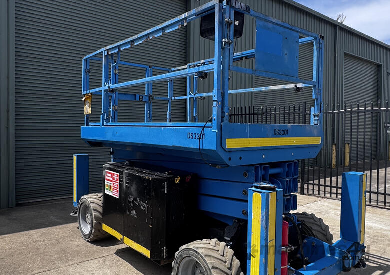 2017 Genie 33ft Rough Terrain Scissor Lift