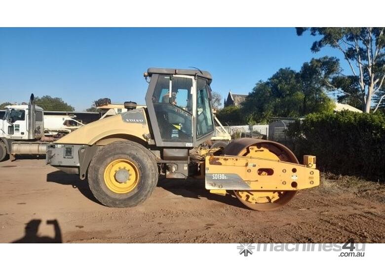 2012 VOLVO SD130D ROLLER U4975