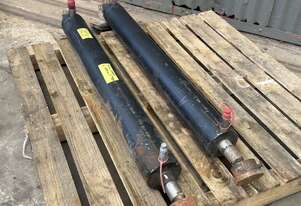 Hydraulic Cylinder Actuator Ram 100mm Bore 800mm Stroke (approx) + mount bracket