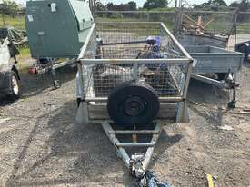 Unknown Single Axle Box Trailer - picture2' - Click to enlarge