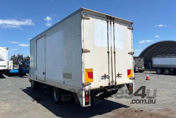 Hino 2011   300 916 Pantech