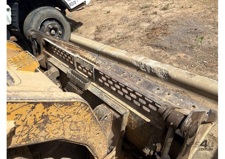 2011 Caterpillar 262C Loader (Skid Steer)