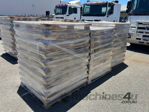 30 Pallets in 3 Stacks