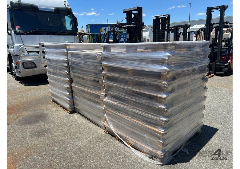 30 Pallets in 3 Stacks