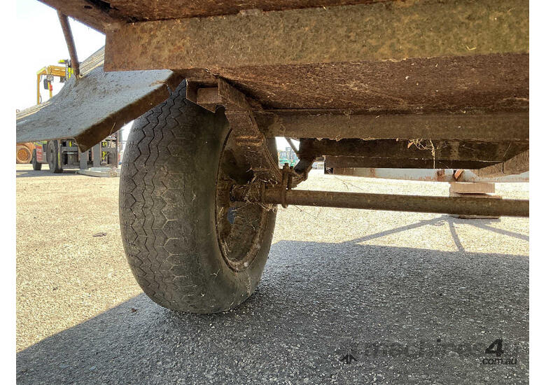 1991 John Papas Trailers JPT Single Axle Box Trailer